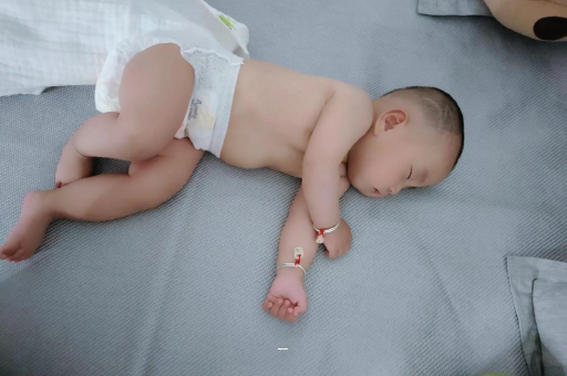 博兴宝宝突然很多眼屎